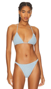 Frankies Bikinis x REVOLVE Tide Crochet Top in Baby Blue - Frankies Bikinis x REVOLVE Tide Crochet Top en Bleu Bébé - Frankies Bikinis x REVOLVE Tide 淡蓝色钩编上衣 - Frankies Bikinis x REVOLVE Tide Häkeloberteil in Babyblau - Frankies bikinis x REVOLVE Tide 크로셰 탑 in Baby Blue - Top all'uncinetto Frankies Bikini x REVOLVE Tide in celeste