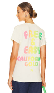 Free & Easy California Gold Tee in Yellow - T-shirt California Gold Free & Easy en jaune - Free & Easy California Gold 黄色 T 恤 - Free & Easy California Gold T-Shirt in Gelb - Free & Easy 캘리포니아 골드 티셔츠 옐로우 색상 - Maglietta California Gold gratuita e facile in giallo