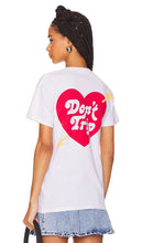 Free & Easy Heart & Arrow Pocket Tee in White - T-shirt à poche Free & Easy Heart & Arrow en blanc - Free & Easy 白色心箭口袋 T 恤 - Free & Easy Heart & Arrow Taschen-T-Shirt in Weiß - Free & Easy 하트 & 애로우 포켓 티셔츠 화이트 색상 - Maglietta con tasca Heart & Arrow gratuita e facile in bianco