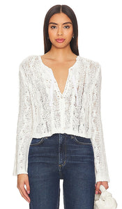 Free People Robyn Cardi in White - Free People - Robyn Cardi en blanc - Free People 罗宾·卡迪 (Robyn Cardi) 穿白色衣服 - Free People Robyn Cardi in Weiß - Free People 화이트 색상의 Robyn Cardi - Persone libere Robyn Cardi in bianco