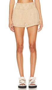 Free People Solar Flare Baja Short in Beige - Free People - Short Baja évasé solaire - Beige - Free People Solar Flare Baja 米色短裤 - Free People Solar Flare Baja Short in Beige - Free People 솔라 플레어 바하 쇼츠 베이지 색상 - Pantaloncini Free People Solar Flare Baja in beige