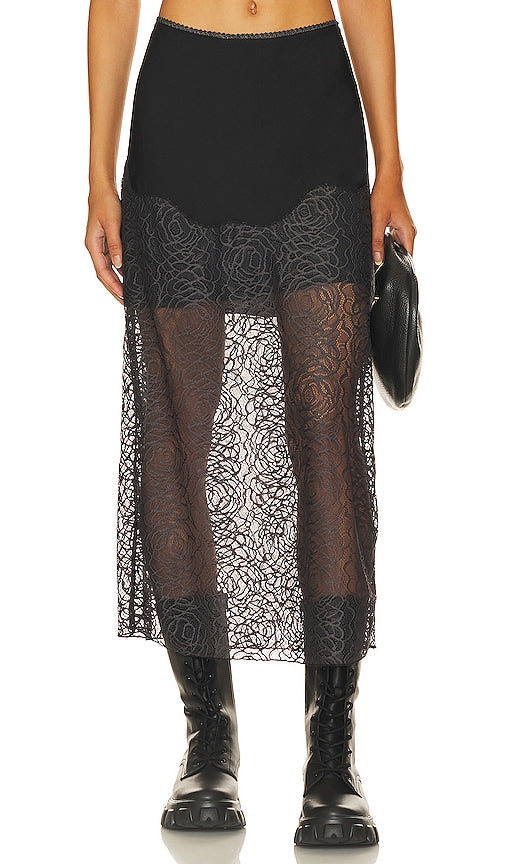 Free People x Intimately FP Gemini Moon Half Slip Skirt in in Black - Free People x Intimately FP Gemini Moon - Jupe semi-slip - Noir - Free People x Intimately FP Gemini Moon 黑色半吊带裙 - Free People x Intimately FP Gemini Moon halber Slip-Rock in Schwarz - Free People x Intimately FP Gemini Moon 하프 슬립 스커트 블랙 컬러 - Gonna a mezza slip Free People x Intimately FP Gemini Moon in nero