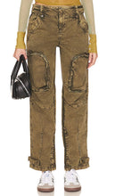 Free People x We The Free Can't Compare Slouch Pant in Olive - Free People x We The Free Can't Compare - Pantalon ample - Olive - Free People x We The Free Can't Compare 橄榄色宽松长裤 - Free People x We The Free – Slouch-Hose in Olivgrün, die man nicht vergleichen kann - Free People x We The Free 비교할 수 없는 올리브 슬라우치 팬츠 - Free People x We The Free non può paragonare i pantaloni larghi verde oliva