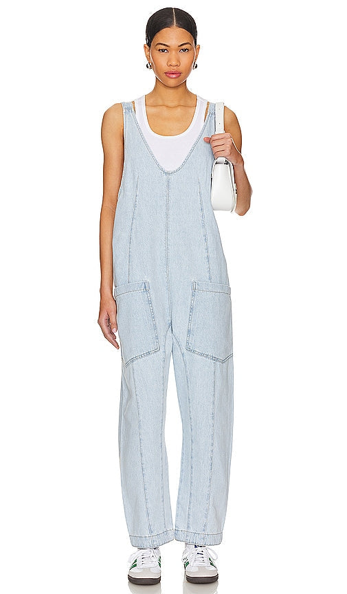 Free People x We The Free High Roller Jumpsuit in Denim-Light - Free People x We The Free High Roller - Combinaison en denim clair - Free People x We The Free High Roller 浅牛仔连身裤 - Free People x We The Free High Roller Overall in Denim-Light - Free People x We The Free 하이 롤러 점프수트 - Free People x We La tuta Free High Roller in denim chiaro