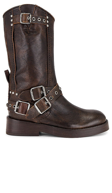 Free People x We The Free Janey Engineer Boot In Chocolate in Chocolate - Free People x We The Free Janey Engineer - Botte en chocolat en chocolat - Free People x We The Free Janey 工程师巧克力靴 - Free People x We The Free Janey Engineer-Stiefel in Schokolade in Schokolade - Free People x We The Free Janey 엔지니어 부츠 인 초콜릿 초콜릿 - Free People x We The Free Janey Engineer Boot In Chocolate in Chocolate
