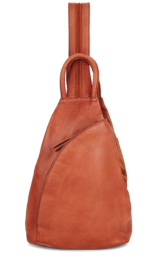 Free People x We The Free Soho Convertible Bag in Brown - Free People x We The Free Soho - Sac convertible marron - Free People x We The Free Soho 棕色敞篷包 - Free People x We The Free Soho Cabrio-Tasche in Braun - Free People x We The Free 소호 컨버터블 백 브라운 색상 - Free People x We La borsa convertibile Soho gratuita in marrone