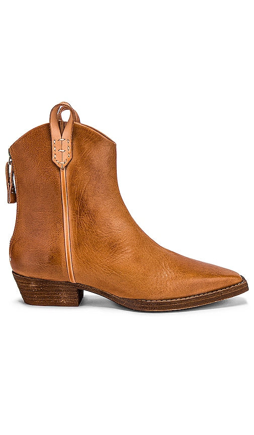 Free People x We The Free Wesley Ankle Boot in Tan - Free People x We The Free Wesley - Bottines - Fauve - Free People x We The Free Wesley 棕褐色踝靴 - Free People x We The Free Wesley Stiefeletten in Hellbraun - Free People x We The Free 웨슬리 앵클 부츠(탠 색상) - Free People x We Lo stivaletto Wesley Free in marrone chiaro