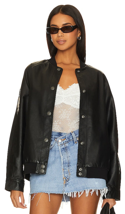 Free People x We The Free Wild Rose Faux Leather Bomber in Black - Free People x We The Free Wild Rose - Bomber en similicuir - Noir - Free People x We The Free Wild Rose 黑色人造皮革飞行员夹克 - Free People x We The Free Wild Rose Kunstleder-Bomberjacke in Schwarz - Free People x We The Free Wild Rose 인조 가죽 봄버 블랙 색상 - Free People x We Il bomber in ecopelle Free Wild Rose in nero