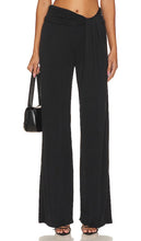 GAUGE81 Loutro Wide Leg Pant in Black - GAUGE81 Pantalon large Loutro en noir - GAUGE81 Loutro 黑色阔腿裤 - GAUGE81 Loutro Hose mit weitem Bein in Schwarz - GAUGE81 루트로 와이드 레그 팬츠블랙 색상 - Pantaloni GAUGE81 Loutro a gamba larga in nero