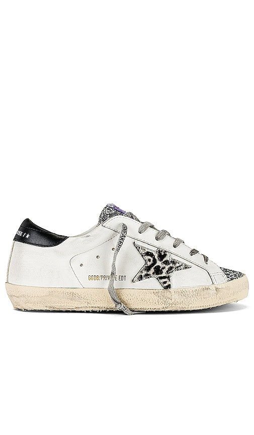 Golden Goose x REVOLVE Superstar Sneaker in White - Golden Goose x REVOLVE Baskets Superstar en Blanc - Golden Goose x REVOLVE Superstar 白色运动鞋 - Golden Goose x REVOLVE Superstar Sneaker in Weiß - Golden Goose x REVOLVE 슈퍼스타 스니커즈 화이트 색상 - Sneaker Golden Goose x REVOLVE Superstar in bianco