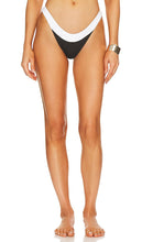 GIGI C Brett Bikini Bottom in Black - Bas de bikini GIGI C Brett en noir - GIGI C Brett 黑色比基尼泳裤 - GIGI C Brett Bikinihose in Schwarz - GIGI C Brett 비키니 하의 블랙 색상 - Fondo bikini GIGI C Brett in nero