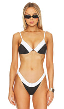 GIGI C Emerson Bikini Top in Black - Haut de bikini GIGI C Emerson en noir - GIGI C Emerson 黑色比基尼上衣 - GIGI C Emerson Bikinioberteil in Schwarz - GIGI C Emerson 비키니 탑 블랙 색상 - Top bikini GIGI C Emerson in nero