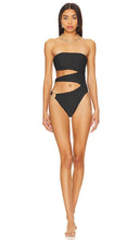 GIGI C Sami One Piece in Black - GIGI C Sami une pièce en noir - GIGI C Sami 一件黑色 - GIGI C Sami Einteiler in Schwarz - GIGI C 사미 원피스 - GIGI C Sami Costume intero in nero