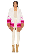 GOGO Sweaters Stripe Cardigan in White - GOGO Sweaters Cardigan rayé en blanc - GOGO 毛衣 白色条纹开衫 - GOGO Sweaters Streifen-Cardigan in Weiß - GOGO 스웨터 스트라이프 가디건 화이트 색상 - Cardigan a righe maglioni GOGO in bianco