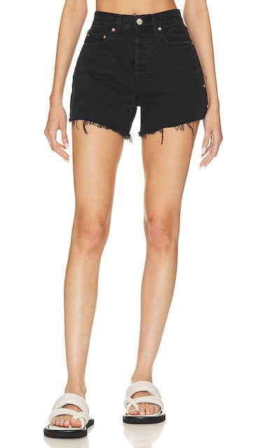 GRLFRND Celina High Rise Easy Fit Short in Black - GRLFRND Celina - Short taille haute facile à ajuster en noir - GRLFRND Celina 高腰宽松短裤（黑色） - GRLFRND Celina High Rise Easy Fit Short in Schwarz - GRLFRND Celina 하이라이즈 이지핏 쇼트블랙 색상 - GRLFRND Pantaloncini Celina a vita alta dalla vestibilità facile in nero