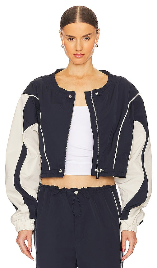 GRLFRND Cinched Bomber Jacket in Navy - GRLFRND - Blouson aviateur cintré en bleu marine - GRLFRND 海军蓝束紧飞行员夹克 - GRLFRND Taillierte Bomberjacke in Marineblau - GRLFRND 신치드 보머 재킷 색상 네이비 - Giubbotto bomber stretto GRLFRND in blu scuro
