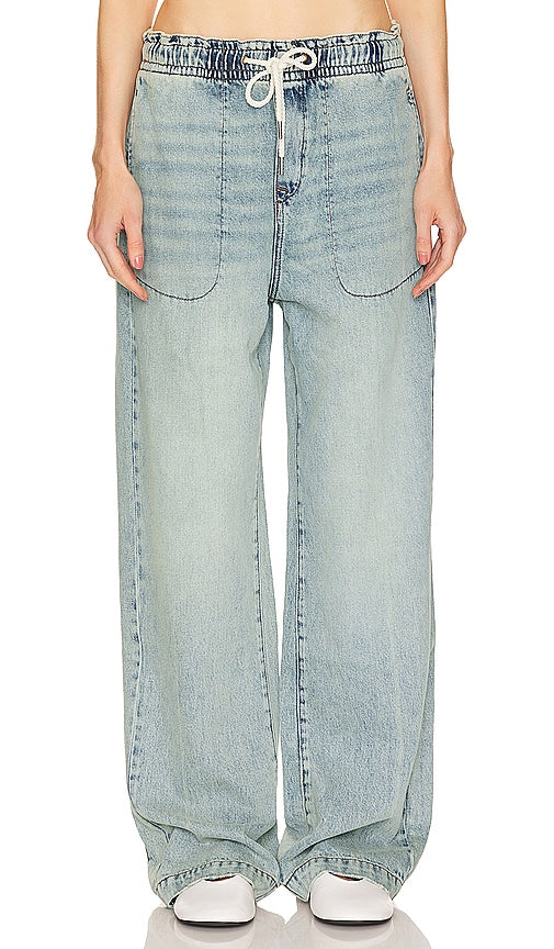 GRLFRND Kai Relaxed Jogger in Denim-Light - GRLFRND Kai Pantalon de jogging décontracté en denim clair - GRLFRND Kai 浅色牛仔布休闲慢跑裤 - GRLFRND Kai Relaxed Jogger in Denim-Light - GRLFRND 카이 릴랙스 조거팬츠 - GRLFRND Kai Jogger rilassato in denim chiaro