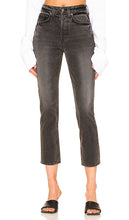 GRLFRND Karolina High Rise Straight Crop in Black - GRLFRND Karolina - Short droit taille haute en noir - GRLFRND Karolina 黑色高腰直筒短款 - GRLFRND Karolina High Rise Straight Crop in Schwarz - GRLFRND Karolina 하이라이즈 스트레이트 크롭 색상 - GRLFRND Karolina Crop dritto a vita alta in nero