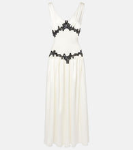 Gabriela Hearst Highland embroidered silk and wool gown. 加布里埃拉·赫斯特高地刺绣丝绸羊毛礼服