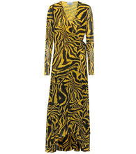 Ganni Animal-print mesh wrap dress. Ganni 动物纹网纱裹身裙