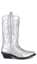 Ganni Embroidered Western Boot in Metallic Silver - Botte western brodée Ganni en argent métallisé - Ganni 金属银色刺绣西部靴 - Ganni bestickter Westernstiefel in Metallic-Silber - 메탈릭 실버 소재의 Ganni 자수 웨스턴 부츠 - Stivale Western ricamato Ganni in argento metallizzato