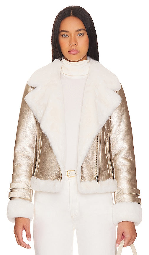 Generation Love Dion Faux Fur Moto Jacket in Metallic Gold - Generation Love - Veste de moto en fausse fourrure Dion en or métallisé - Generation Love Dion 金属金色人造毛皮机车夹克 - Generation Love Dion Kunstfell-Motorradjacke in Metallic-Gold - Generation Love Dion 인조 퍼 모토 재킷 - Giacca da moto Generation Love Dion in pelliccia sintetica in oro metallizzato