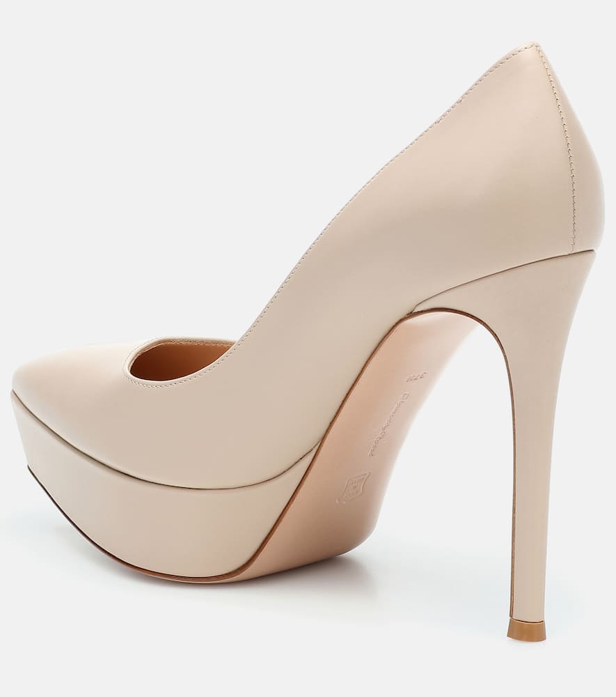 Gianvito Rossi Dasha leather pumps