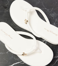 Gianvito Rossi Juno leather thong sandals