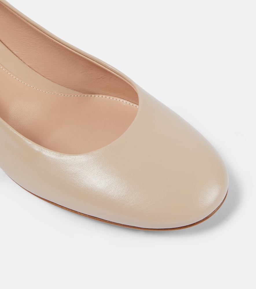 Gianvito Rossi Leather pumps