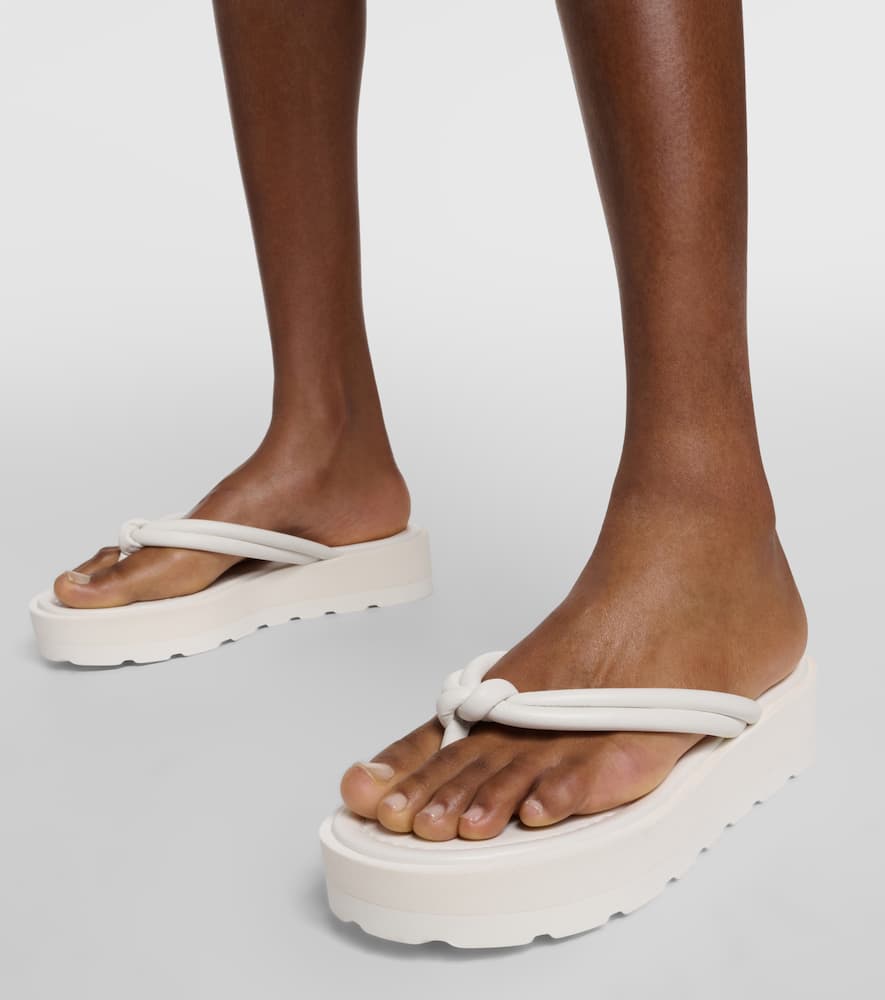 Gianvito Rossi Leather thong sandal