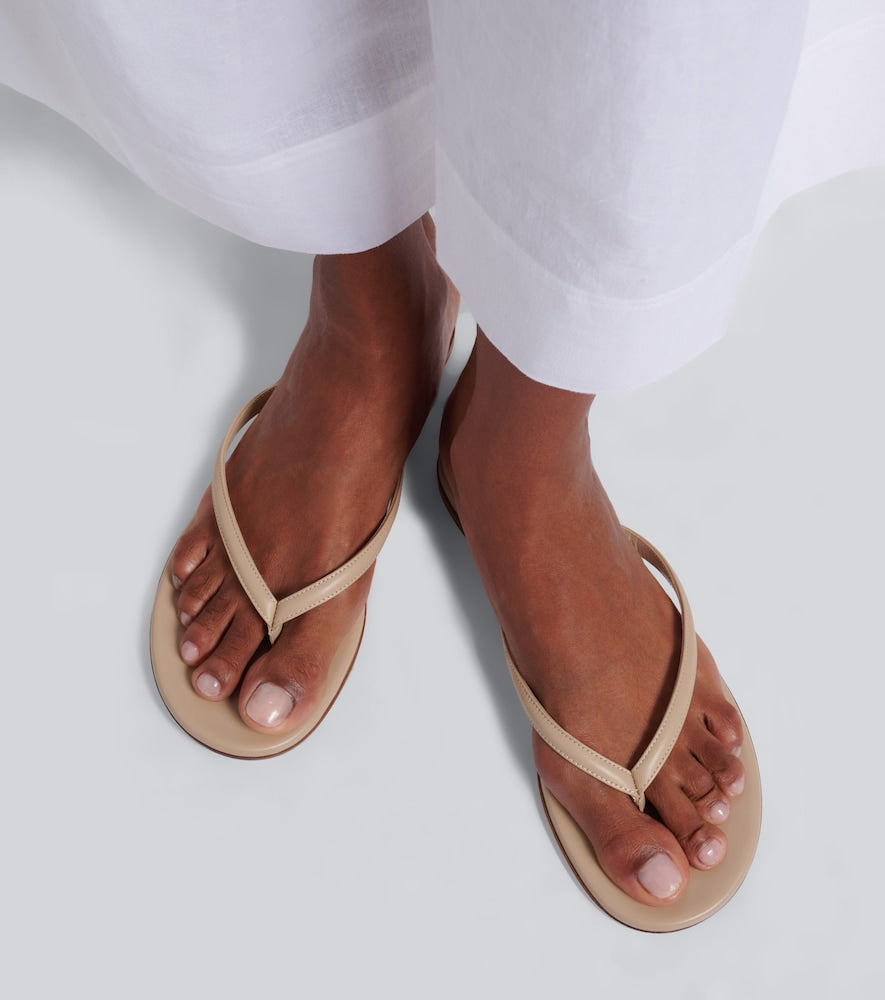 Gianvito Rossi Calypso leather thong sandals (Beige) - Flat Sandals