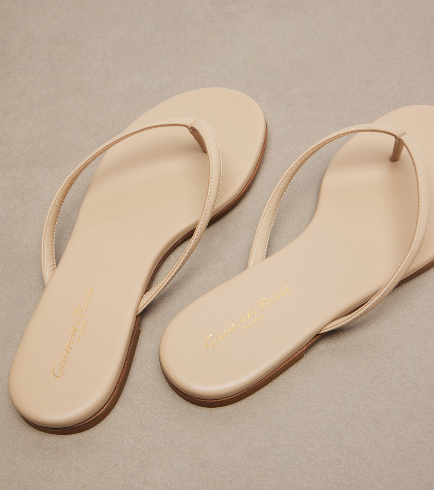 Gianvito Rossi Calypso leather thong sandals (Beige) - Flat Sandals