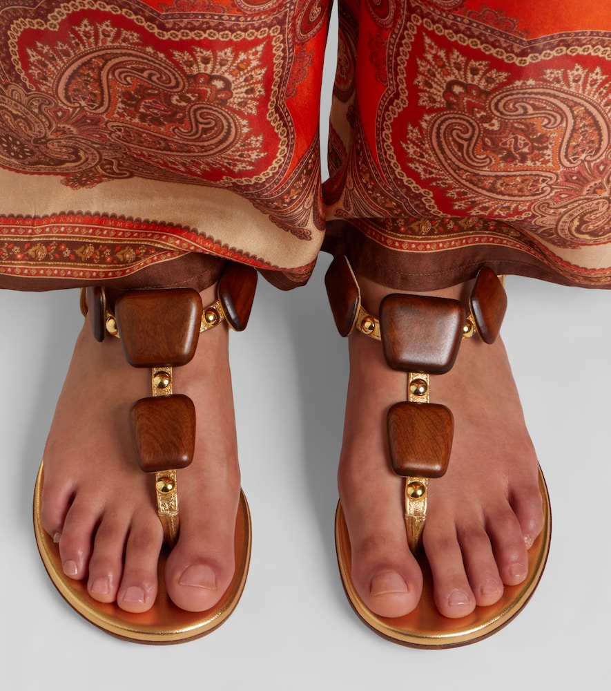 Gianvito Rossi Munduk embellished leather thong sandals (Gold) - Flat Sandals