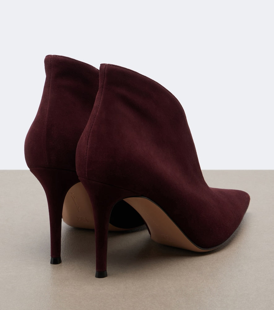 Gianvito Rossi Vania suede pumps in Burgundy - Mid Heel Pumps