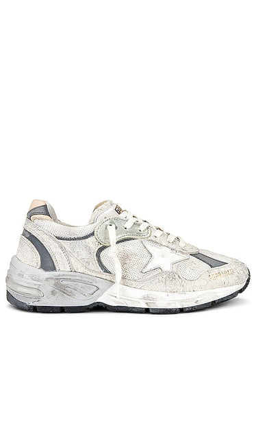 Golden Goose Running Dad Sneaker in Light Grey - Baskets Golden Goose Running Dad en gris clair - Golden Goose Running Dad 浅灰色运动鞋 - Golden Goose Running Dad Sneaker in Hellgrau - Golden Goose Running Dad 스니커즈라이트 그레이 색상 - Sneaker Golden Goose Running Dad in grigio chiaro