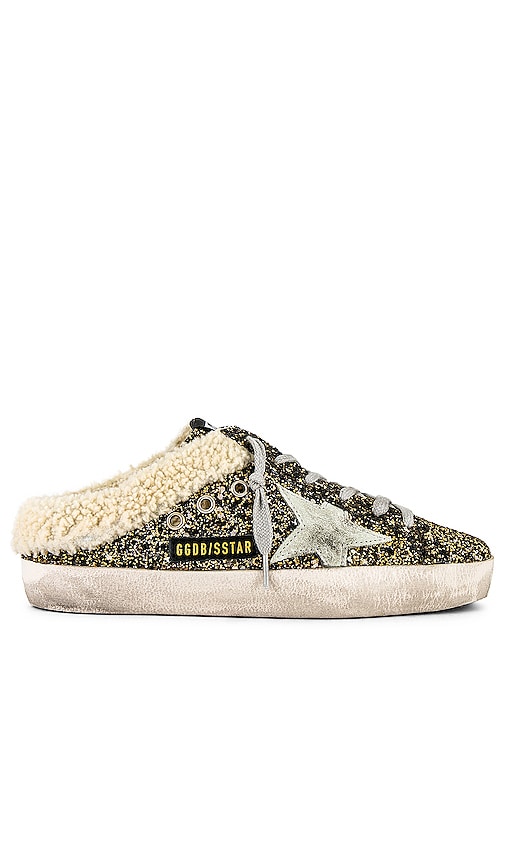 Golden Goose Superstar Sabot Shearling Sneaker in Metallic Gold - Baskets en peau de mouton Golden Goose Superstar Sabot en or métallisé - Golden Goose Superstar Sabot 金属金色剪羊毛运动鞋 - Golden Goose Superstar Sabot Shearling-Sneaker in Metallic-Gold - Golden Goose 슈퍼스타 Sabot 시어링 스니커즈 메탈릭 골드 색상 - Sneaker Golden Goose Superstar Sabot Shearling in oro metallizzato