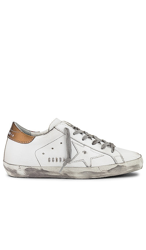 Golden Goose Superstar Sneaker in White - Baskets Superstar Golden Goose en blanc - Golden Goose Superstar 白色运动鞋 - Golden Goose Superstar Sneaker in Weiß - Golden Goose 슈퍼스타 스니커즈화이트 색상 - Sneaker Golden Goose Superstar di colore bianco