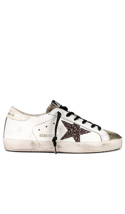 Golden Goose Superstar Sneaker in White - Baskets Superstar Golden Goose en blanc - Golden Goose Superstar 白色运动鞋 - Golden Goose Superstar Sneaker in Weiß - Golden Goose 슈퍼스타 스니커즈화이트 색상 - Sneaker Golden Goose Superstar di colore bianco