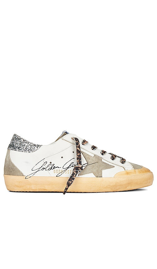 Golden Goose Superstar Sneaker in White - Baskets Superstar Golden Goose en blanc - Golden Goose Superstar 白色运动鞋 - Golden Goose Superstar Sneaker in Weiß - Golden Goose 슈퍼스타 스니커즈화이트 색상 - Sneaker Golden Goose Superstar di colore bianco