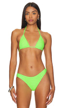 Gonza Triangle Bikini Top in Green - Haut de bikini triangle Gonza en vert - Gonza 绿色三角比基尼上衣 - Gonza Triangel-Bikinioberteil in Grün - Gonza 트라이앵글 비키니 탑 - Top bikini a triangolo Gonza in verde