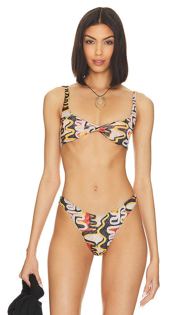 Gonza Twist Bikini Top in Black - Haut de bikini torsadé Gonza en noir - 黑色 Gonza Twist 比基尼上衣 - Gonza Twist-Bikinioberteil in Schwarz - Gonza Twist 비키니 탑 - Top bikini Gonza Twist in nero