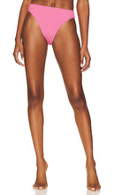 Good American Always Fits Cheeky Bottom in Pink - Good American Always Fits Cheeky Bottom en rose - 好美国人总是适合粉红色的厚脸皮底部 - Guter Amerikaner passt immer zum frechen Hintern in Pink - Good American은 항상 핑크색의 Cheeky Bottom에 맞습니다. - Il buon americano si adatta sempre al fondo sfacciato in rosa