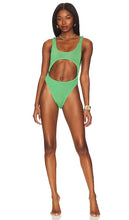 Good American Always Fits Sculpt Monokini in Green - Good American - Always Fits - Monokini sculptant - Vert - 《好美国人》总是穿着绿色雕塑连体比基尼 - Good American Always Fits Sculpt Monokini in Grün - Good American은 항상 그린 컬러의 스컬프트 모노키니에 맞습니다. - Il buon americano si adatta sempre al monokini scolpito in verde