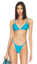 Good American Perfect Fit Swim Top in Blue - Good American - Haut de maillot de bain coupe parfaite en bleu - Good American 蓝色完美合身泳衣 - Good American Perfect Fit Badeoberteil in Blau - Good American 퍼펙트 핏 스윔 탑 블루 색상 - Buon top da bagno americano Perfect Fit in blu