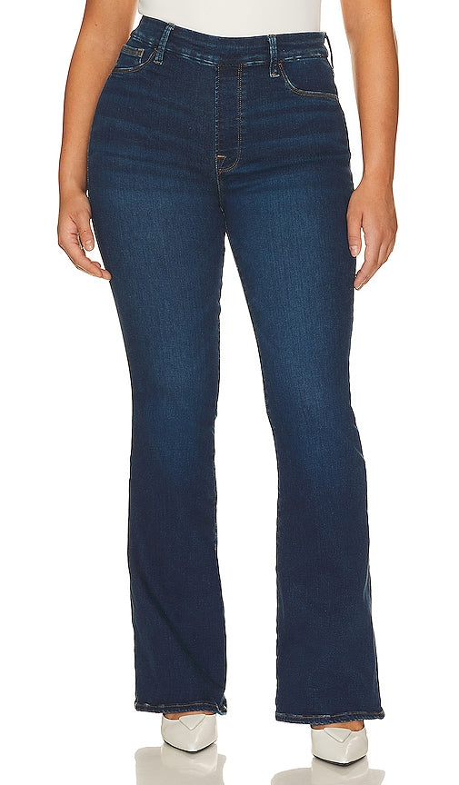 Good American Power Stretch Pull On Flare Jeans in Blue