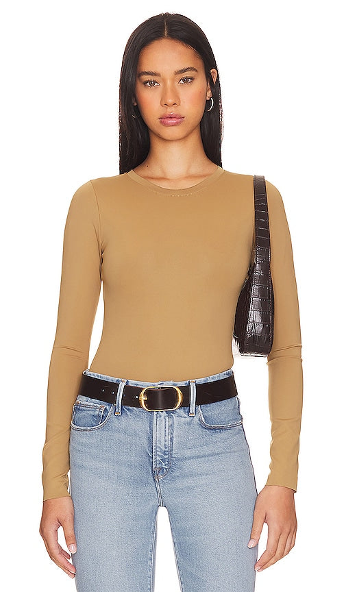 Good American Scuba Crewneck Bodysuit in Beige - Good American Scuba Body ras du cou en beige - Good American 米色潜水圆领连体衣 - Good American Scuba Rundhals-Body in Beige - Good American Scuba 크루넥 바디수트(베이지색) - Buon body americano girocollo in scuba in beige