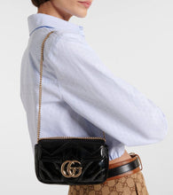 Gucci GG Marmont Mini patent leather shoulder bag