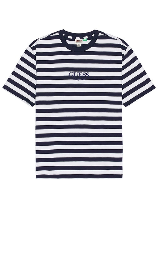 Guess Originals Simple Stripe Tee in Navy - Guess Originals - T-shirt à rayures simples en bleu marine - Guess Originals 海军蓝简约条纹 T 恤 - Guess Originals Simple Stripe T-Shirt in Marineblau - Guess Originals 심플 스트라이프 티셔츠 색상 네이비 - Maglietta Guess Originals a righe semplici in blu scuro