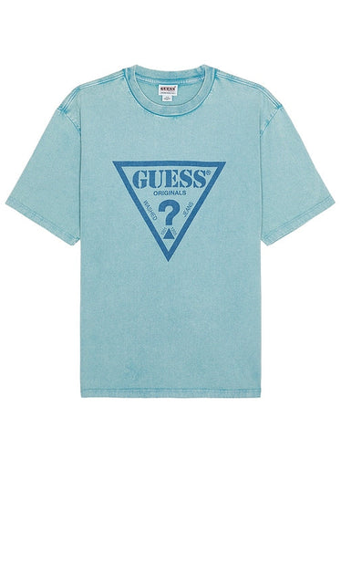 Guess Originals Vintage Triangle Tee in Blue - Guess Originals - T-shirt triangle vintage en bleu - Guess Originals 蓝色复古三角 T 恤 - Guess Originals Vintage Triangle T-Shirt in Blau - Guess Originals 빈티지 트라이앵글 티셔츠 블루 색상 - Guess Originals T-shirt triangolare vintage in blu