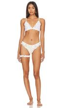 HAH Chi Bralittle Bridal Pack in White - HAH Chi Bralittle - Pack de mariée en blanc - HAH Chi Bralittle 白色新娘包 - HAH Chi Bralittle Brautpaket in Weiß - HAH Chi Bralittle 브라이덜 팩 화이트 색상 - Confezione da sposa HAH Chi Bralittle in bianco